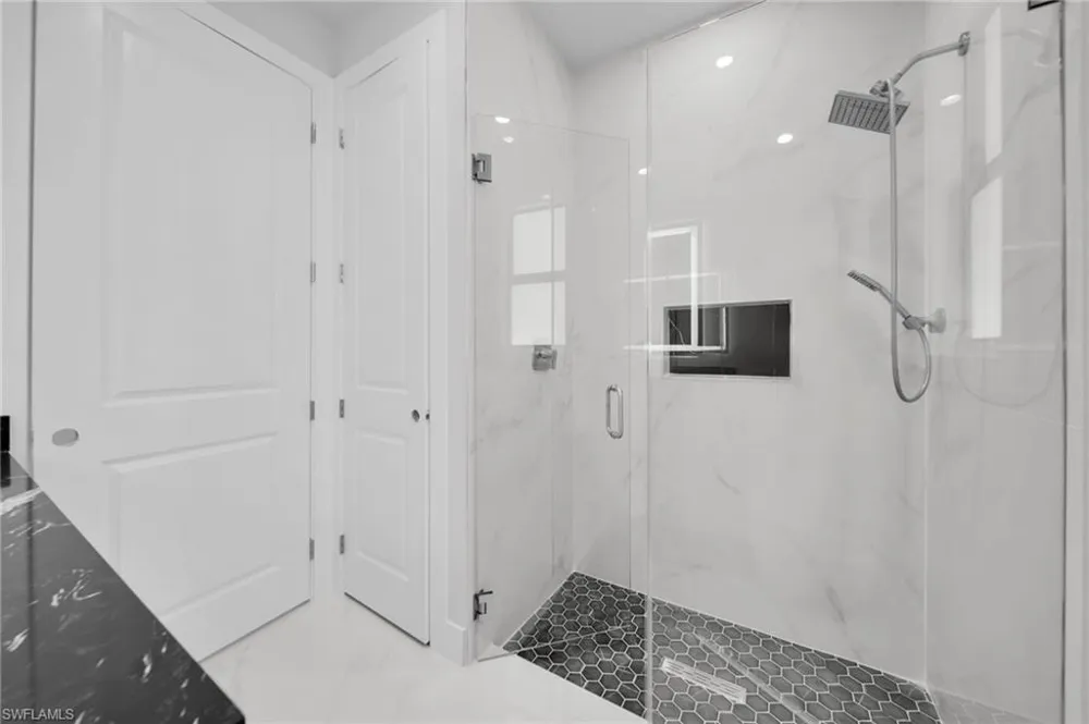1107 NW 40th Place Cape Coral, FL 33993