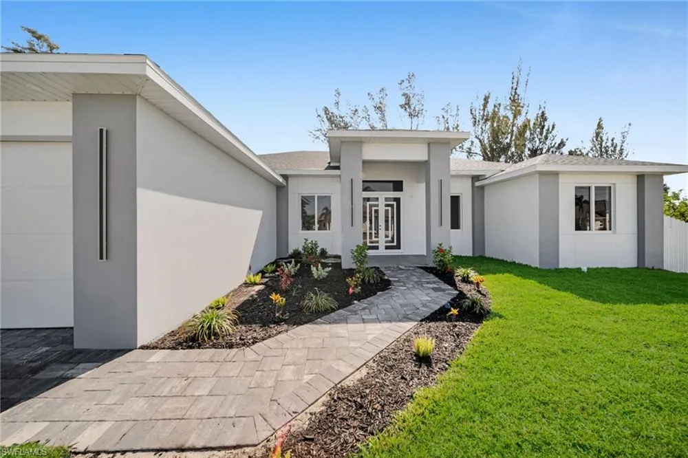 1107 NW 40th Place Cape Coral, FL 33993