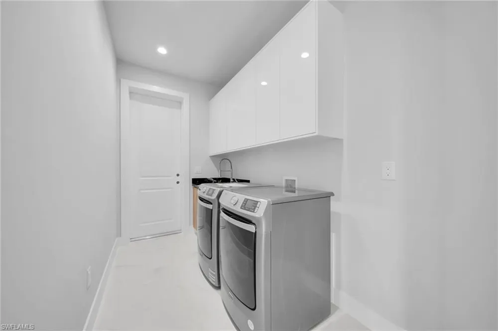 1107 NW 40th Place Cape Coral, FL 33993