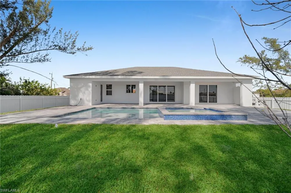 1107 NW 40th Place Cape Coral, FL 33993