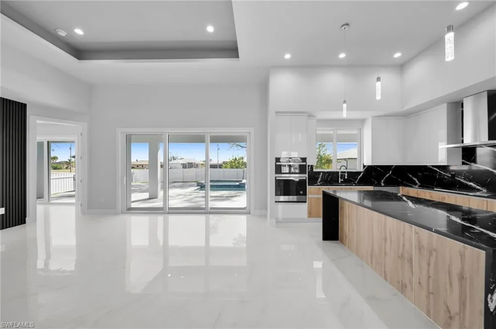 1107 NW 40th Place Cape Coral, FL 33993