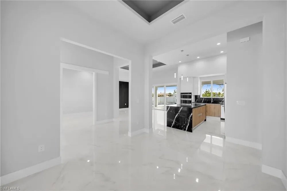 1107 NW 40th Place Cape Coral, FL 33993