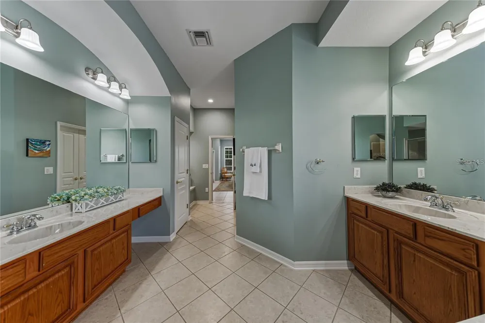 5252 BRIGHTON SHORE DRIVE Apollo Beach, FL 33572
