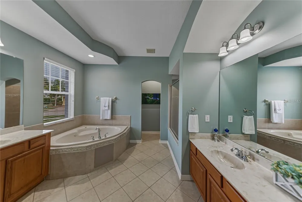 5252 BRIGHTON SHORE DRIVE Apollo Beach, FL 33572