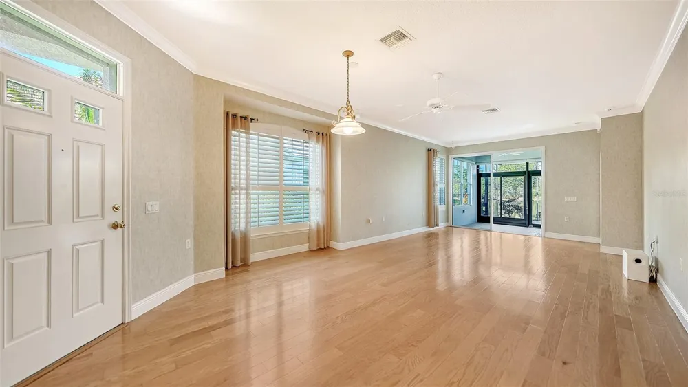 8306 TARTAN FIELDS CIRCLE Bradenton, FL 34202