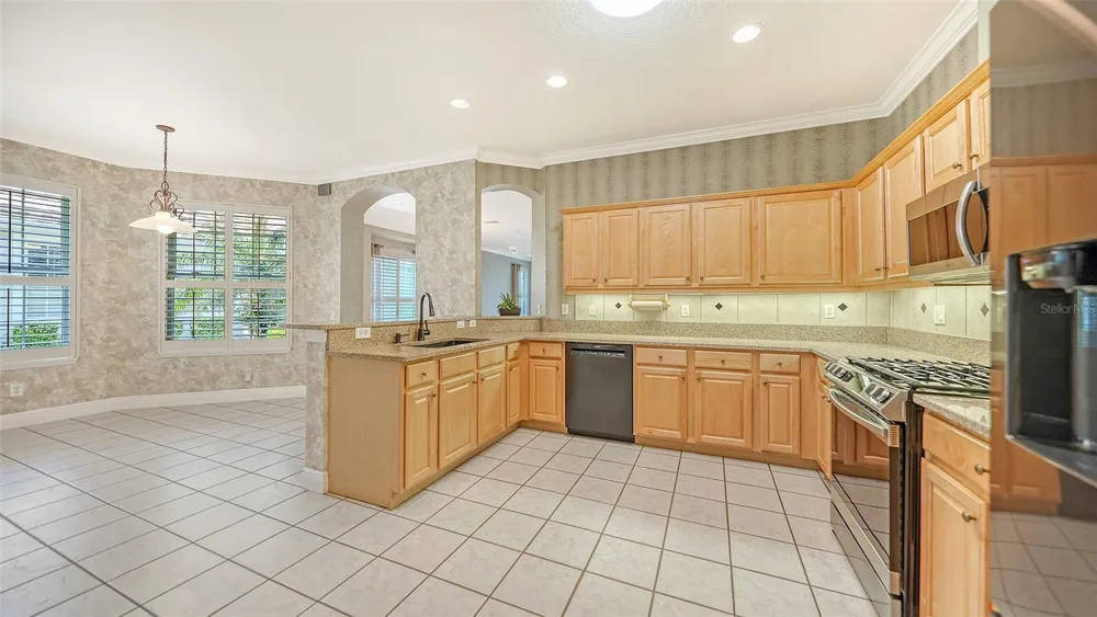 8306 TARTAN FIELDS CIRCLE Bradenton, FL 34202