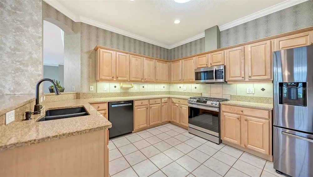 8306 TARTAN FIELDS CIRCLE Bradenton, FL 34202