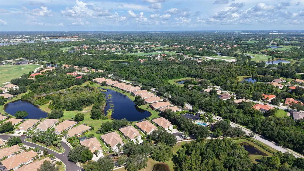 8306 TARTAN FIELDS CIRCLE Bradenton, FL 34202