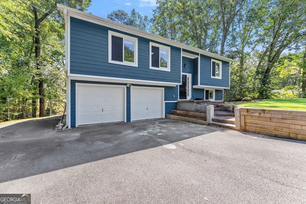 1725 Gordon RD Cumming, GA 30040