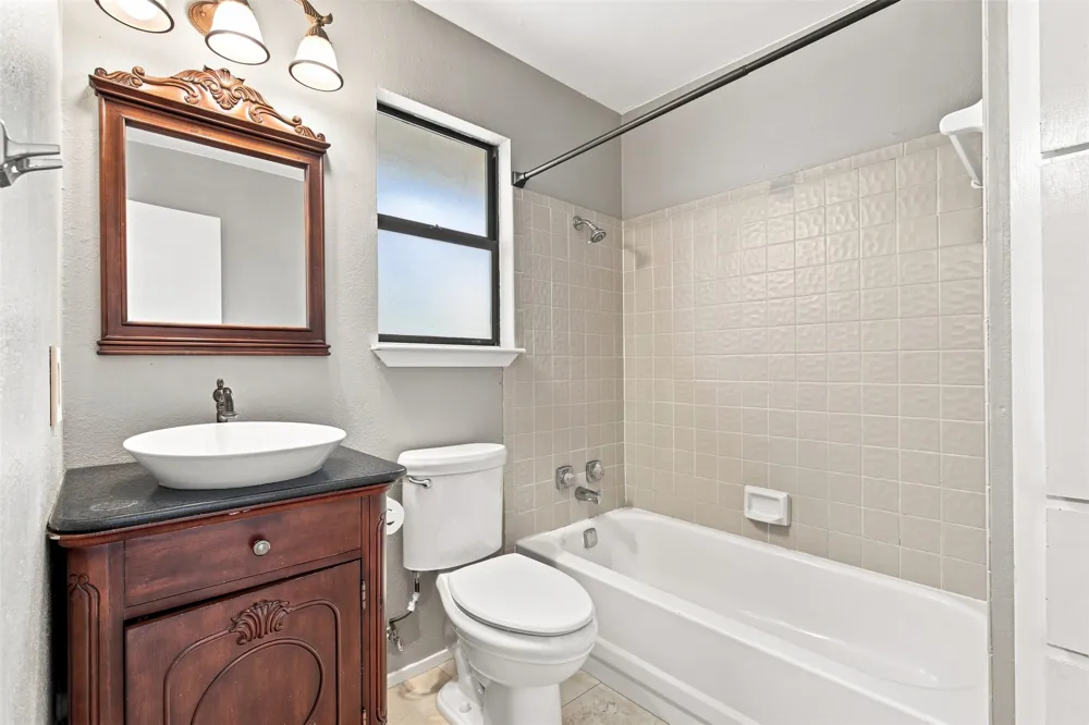 10010 Wildflower Lane #B Austin, TX 78733
