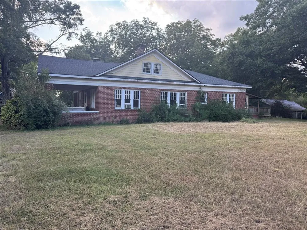 523 Old Tennessee Highway NE White, GA 30184