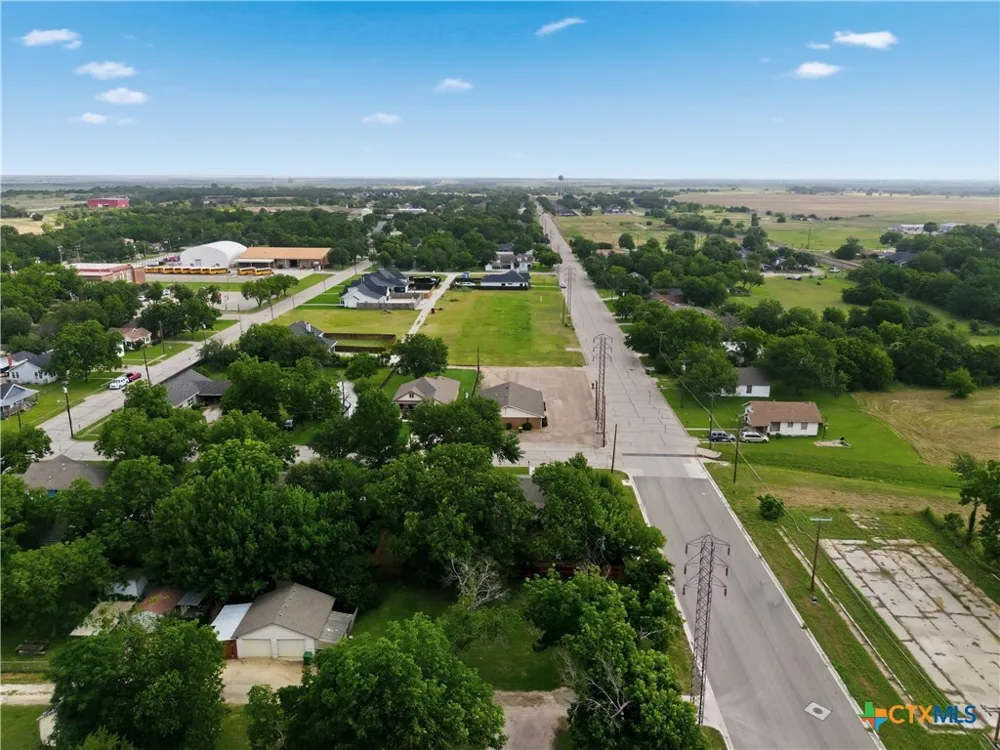 703 Reagan Street West, TX 76691