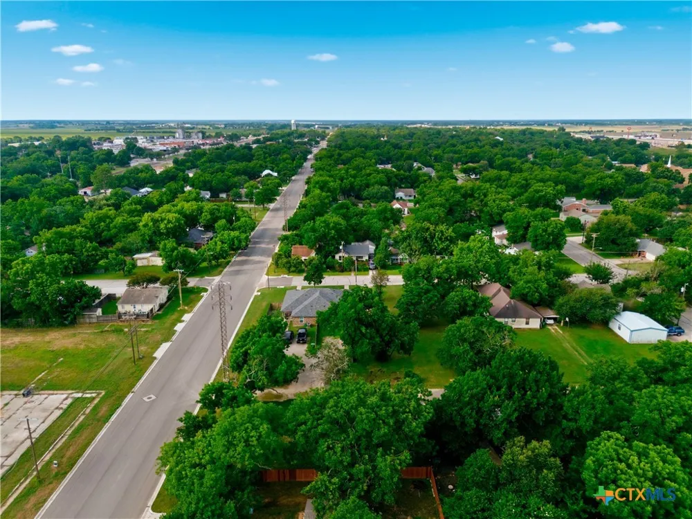 703 Reagan Street West, TX 76691