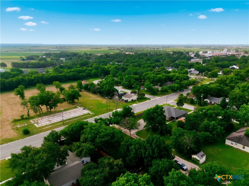 703 Reagan Street West, TX 76691