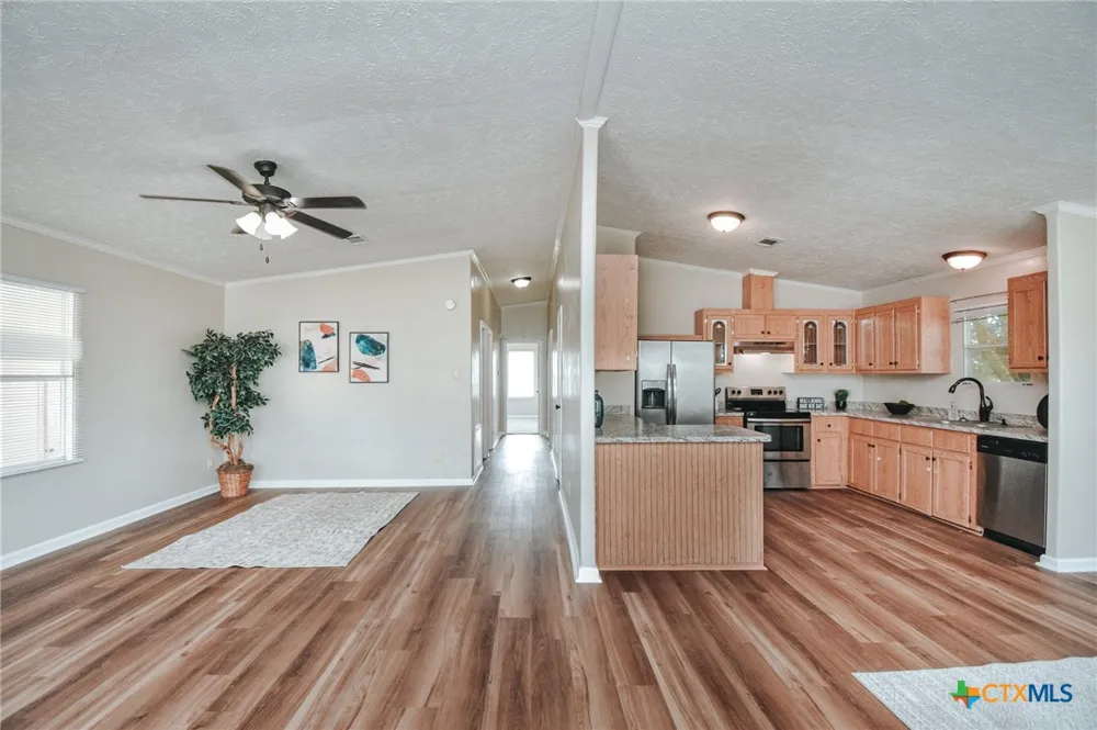 807 E Mesquite Lane Victoria, TX 77901