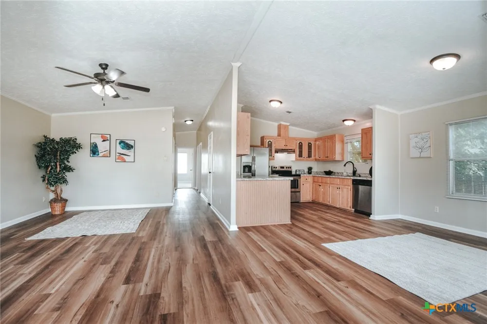 807 E Mesquite Lane Victoria, TX 77901