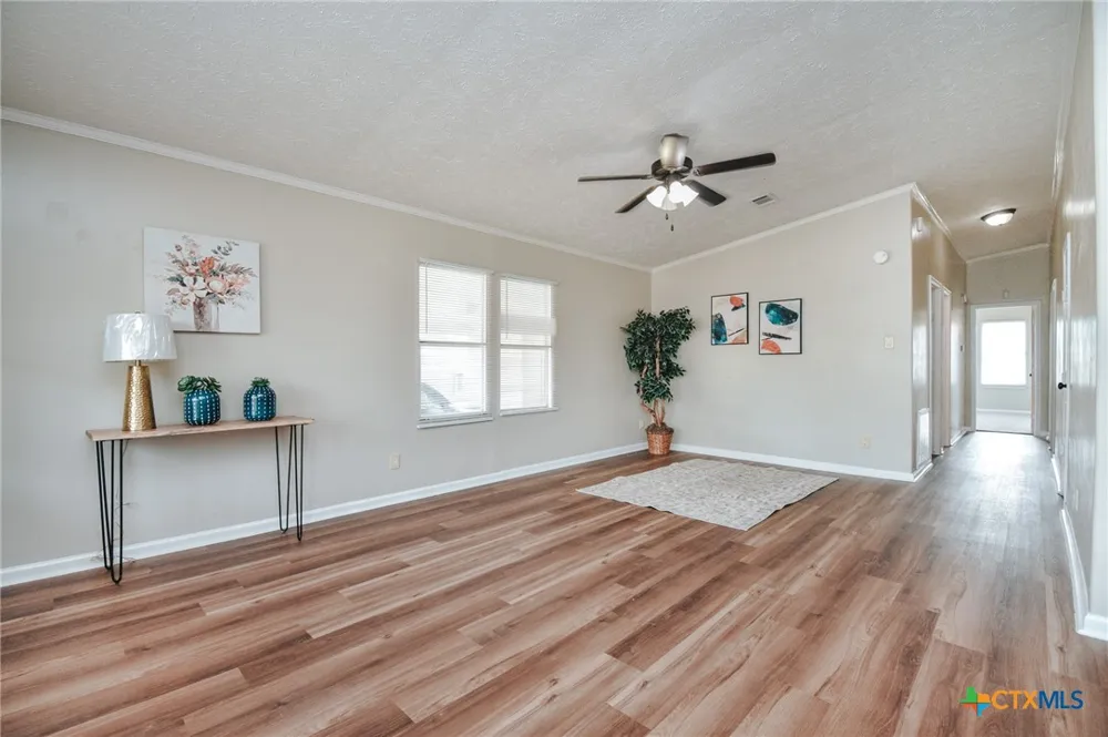 807 E Mesquite Lane Victoria, TX 77901