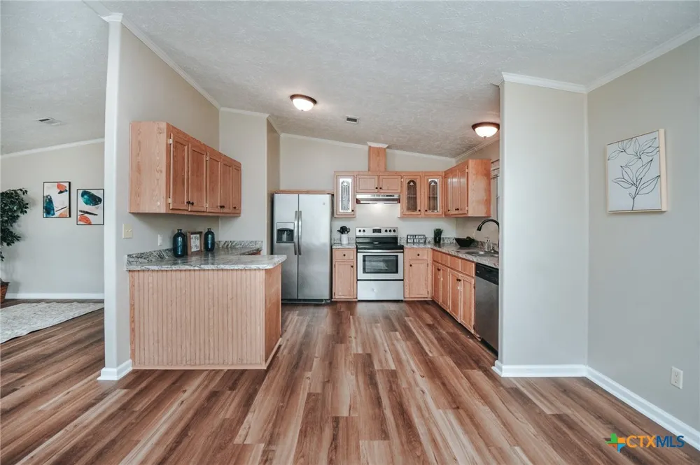 807 E Mesquite Lane Victoria, TX 77901