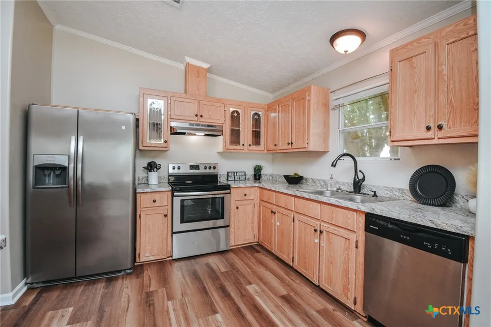 807 E Mesquite Lane Victoria, TX 77901