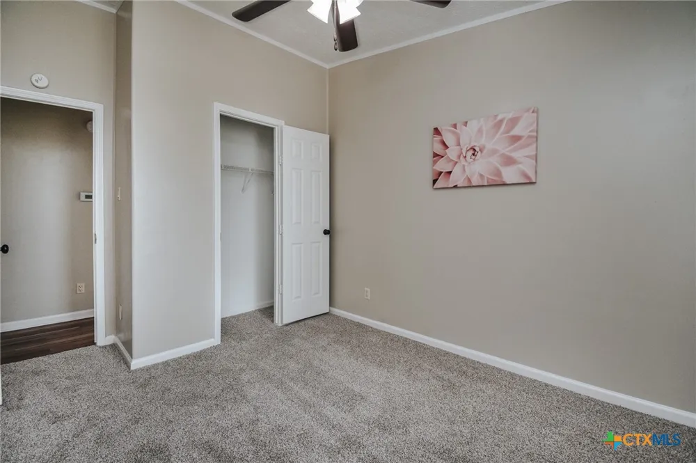 807 E Mesquite Lane Victoria, TX 77901