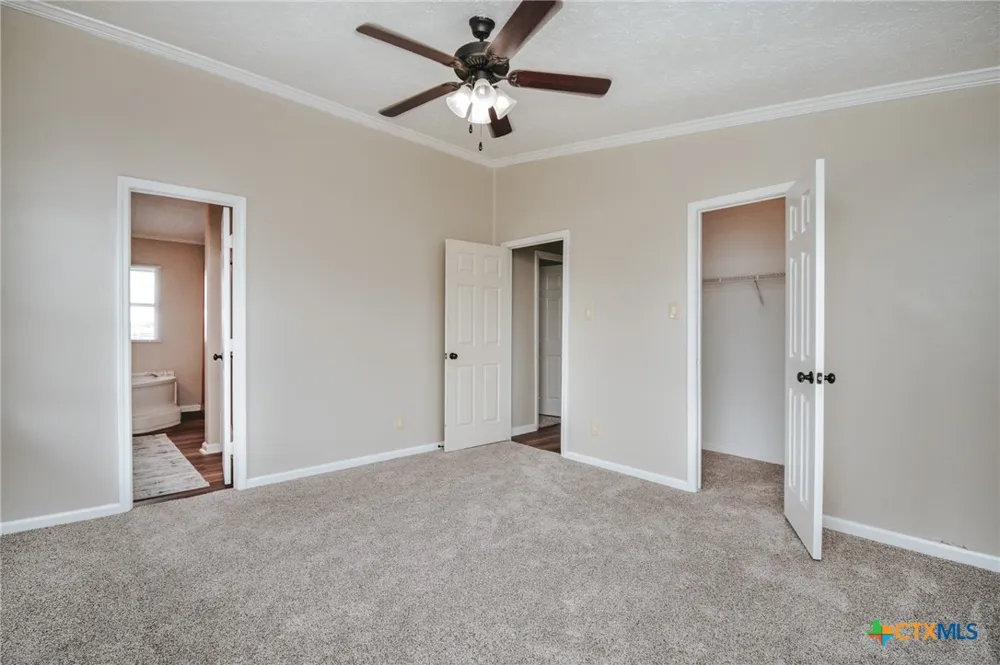 807 E Mesquite Lane Victoria, TX 77901