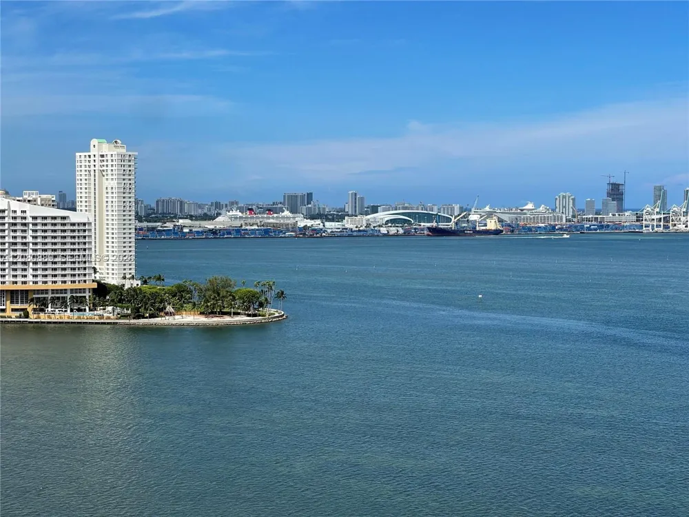 1300 Brickell Bay Dr #2010 Miami, FL 33131