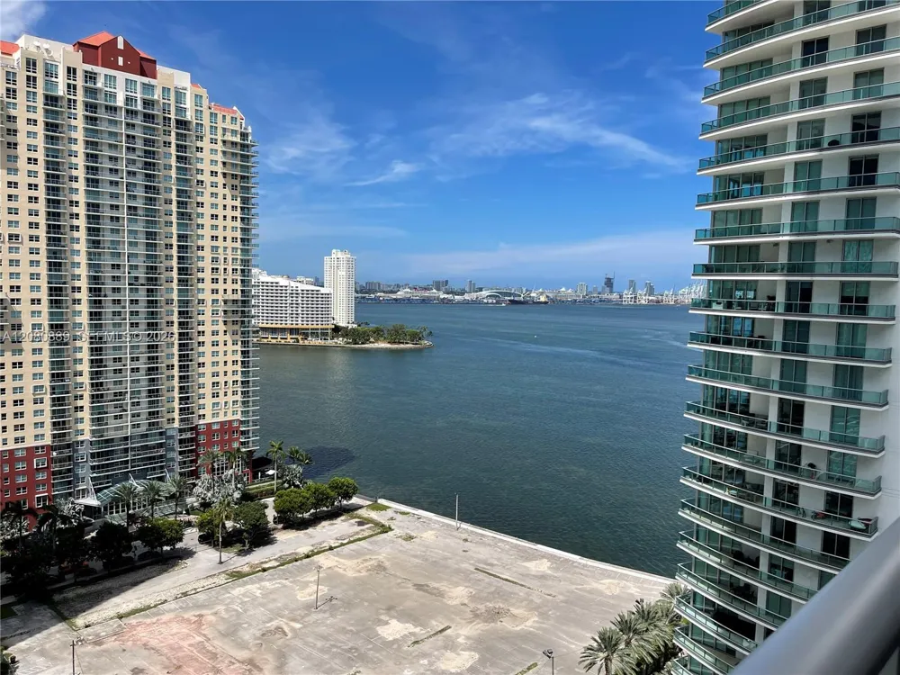 1300 Brickell Bay Dr #2010 Miami, FL 33131