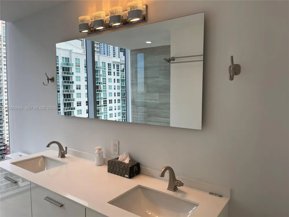 1300 Brickell Bay Dr #2010 Miami, FL 33131
