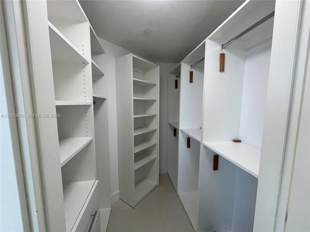 1300 Brickell Bay Dr #2010 Miami, FL 33131