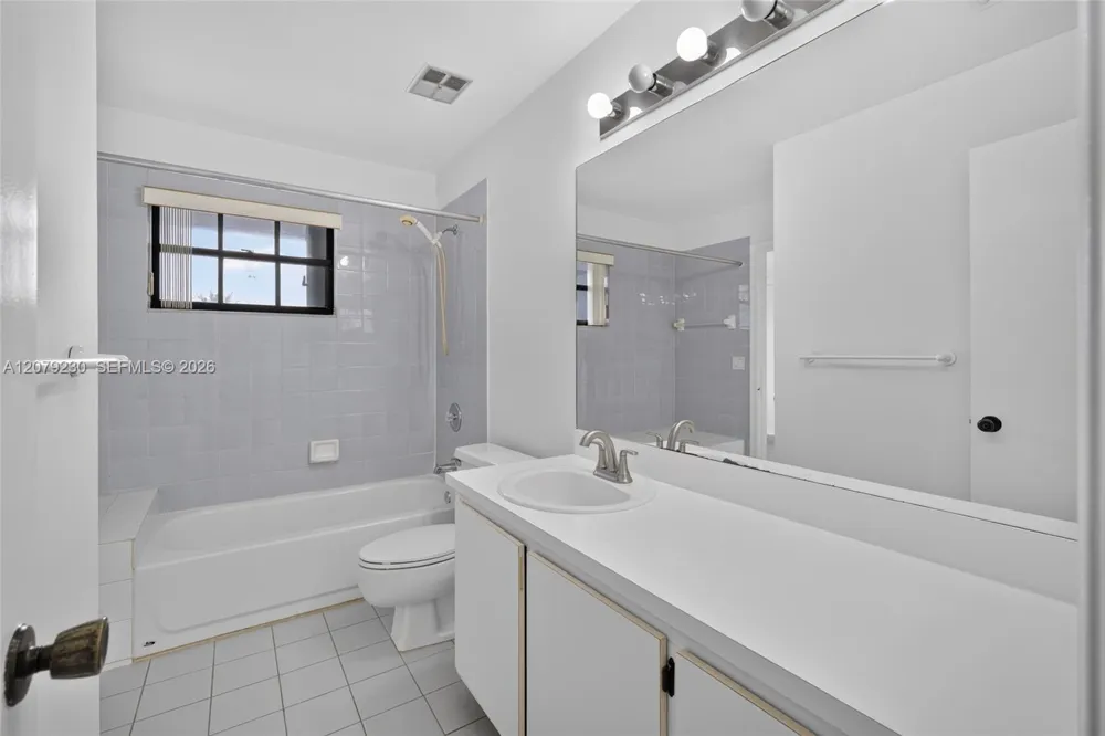 6328 SW 127th Pl Miami, FL 33183