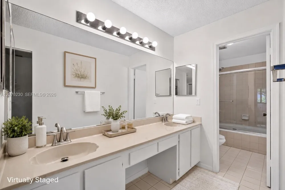 6328 SW 127th Pl Miami, FL 33183