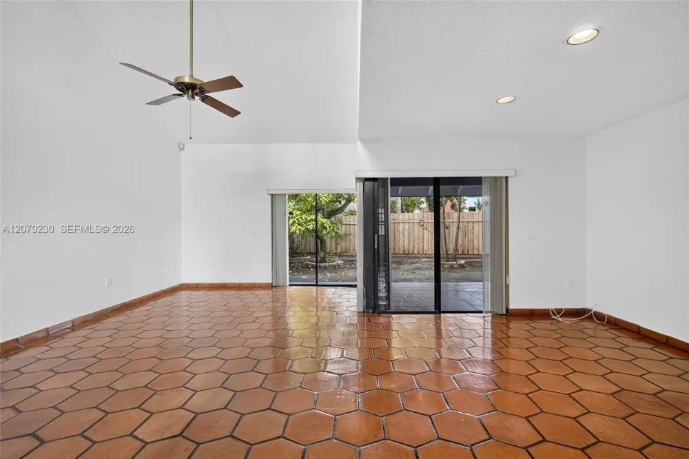 6328 SW 127th Pl Miami, FL 33183