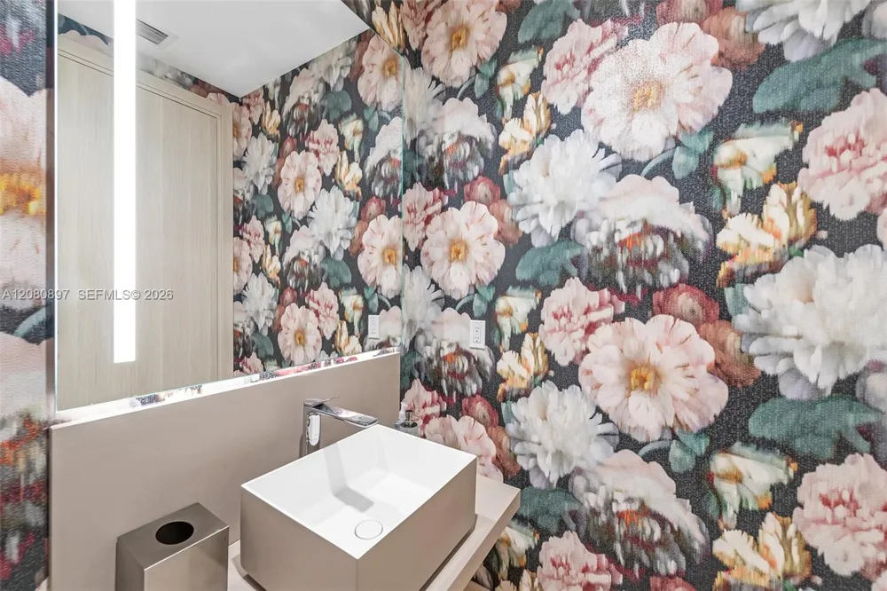 1000 Brickell Plz #PH5307 Miami, FL 33131