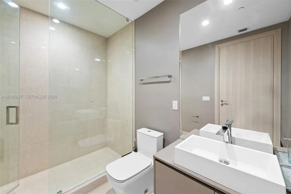 1000 Brickell Plz #PH5307 Miami, FL 33131