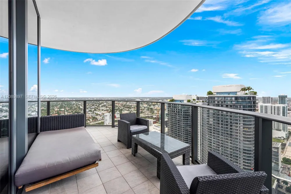 1000 Brickell Plz #PH5307 Miami, FL 33131