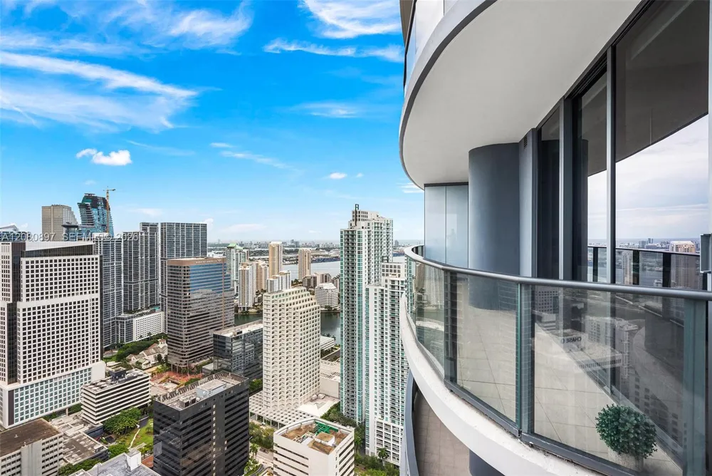 1000 Brickell Plz #PH5307 Miami, FL 33131