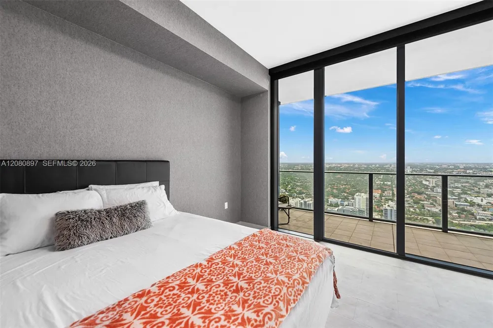 1000 Brickell Plz #PH5307 Miami, FL 33131