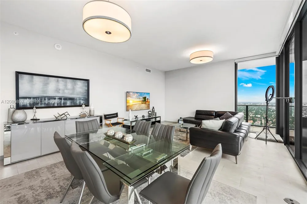 1000 Brickell Plz #PH5307 Miami, FL 33131