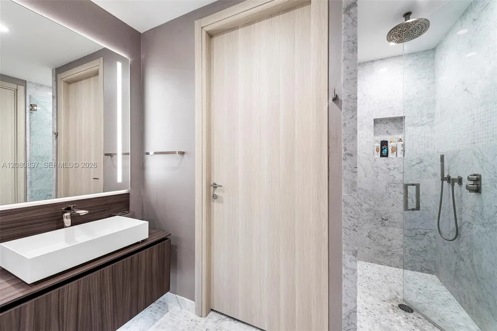 1000 Brickell Plz #PH5307 Miami, FL 33131