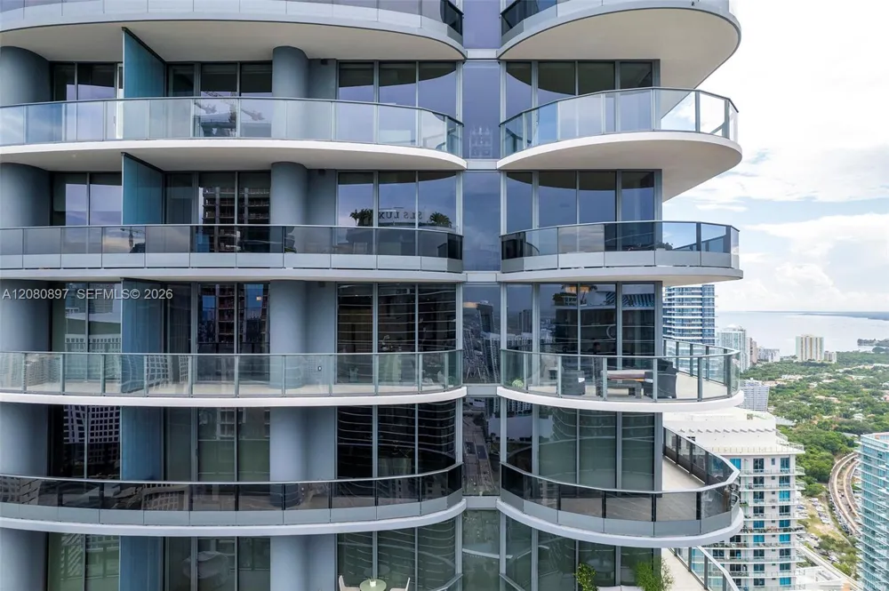 1000 Brickell Plz #PH5307 Miami, FL 33131