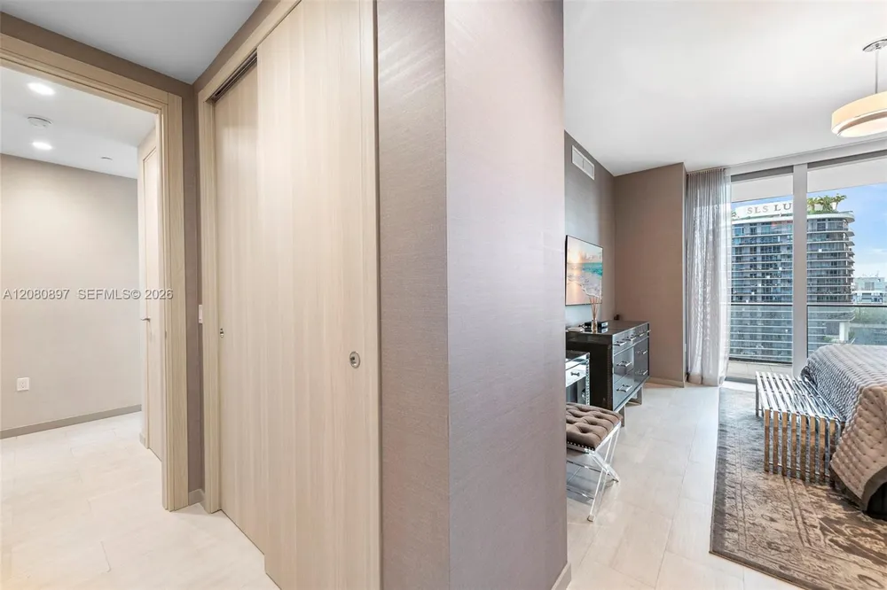 1000 Brickell Plz #PH5307 Miami, FL 33131