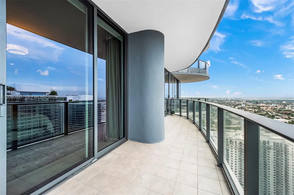 1000 Brickell Plz #PH5307 Miami, FL 33131