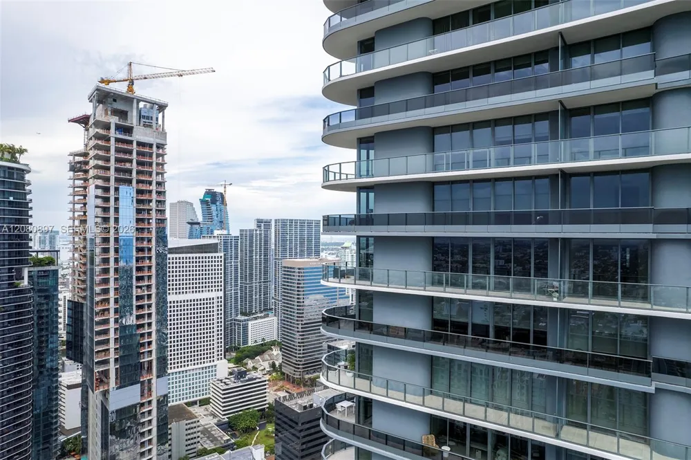 1000 Brickell Plz #PH5307 Miami, FL 33131