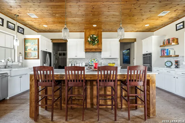 283 SOARING EAGLES DR Fredericksburg, TX 78624
