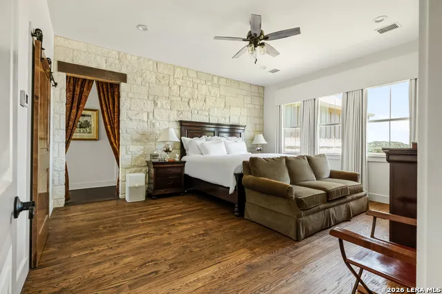 283 SOARING EAGLES DR Fredericksburg, TX 78624
