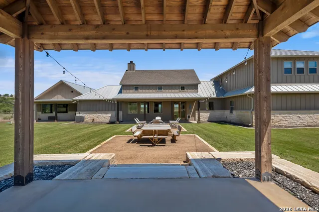 283 SOARING EAGLES DR Fredericksburg, TX 78624