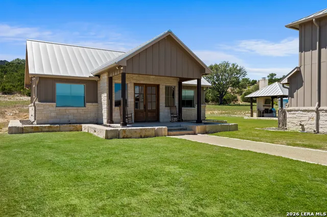 283 SOARING EAGLES DR Fredericksburg, TX 78624
