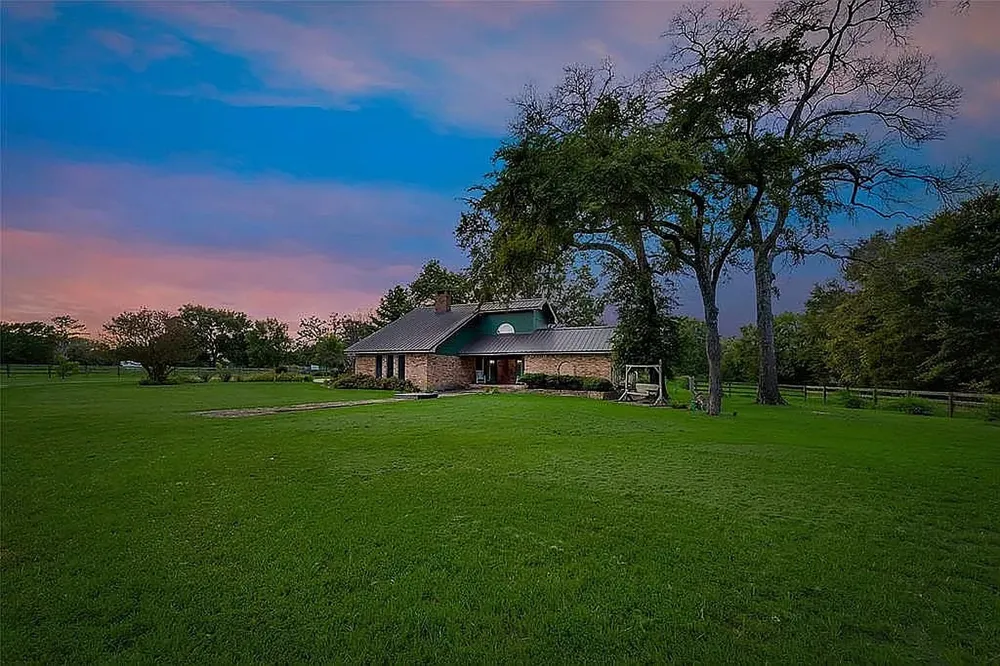 740 W FM 27 Streetman, TX 75859