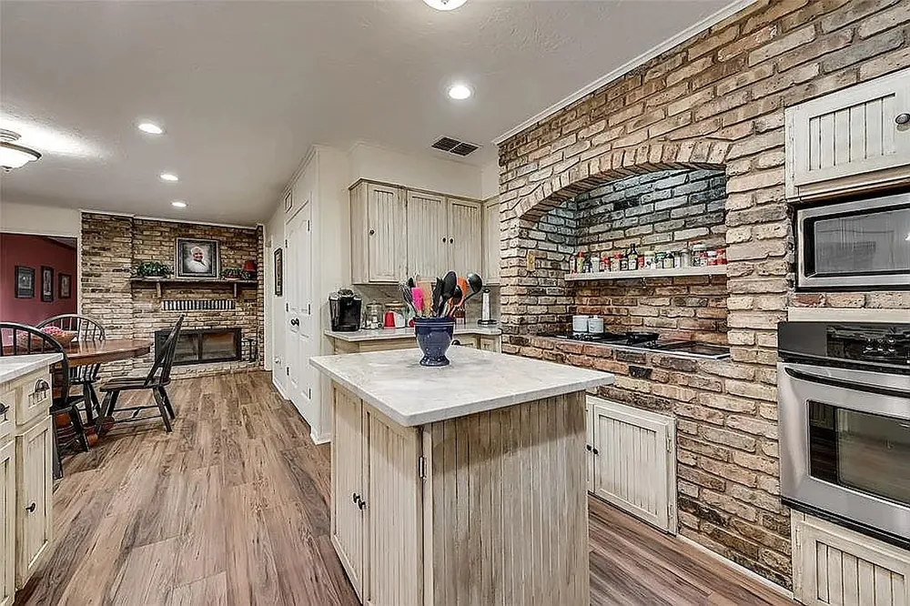 740 W FM 27 Streetman, TX 75859