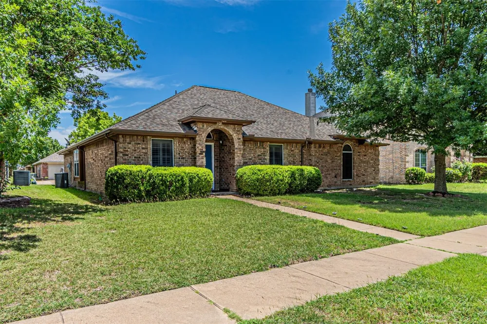 108 Oak Hollow Lane Red Oak, TX 75154